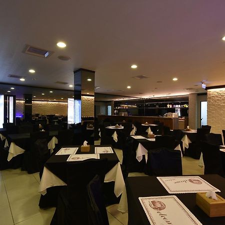 A Casa Hotel Taoyuan Buitenkant foto