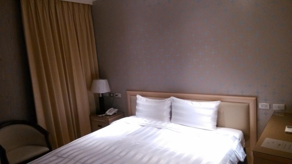 A Casa Hotel Taoyuan Buitenkant foto