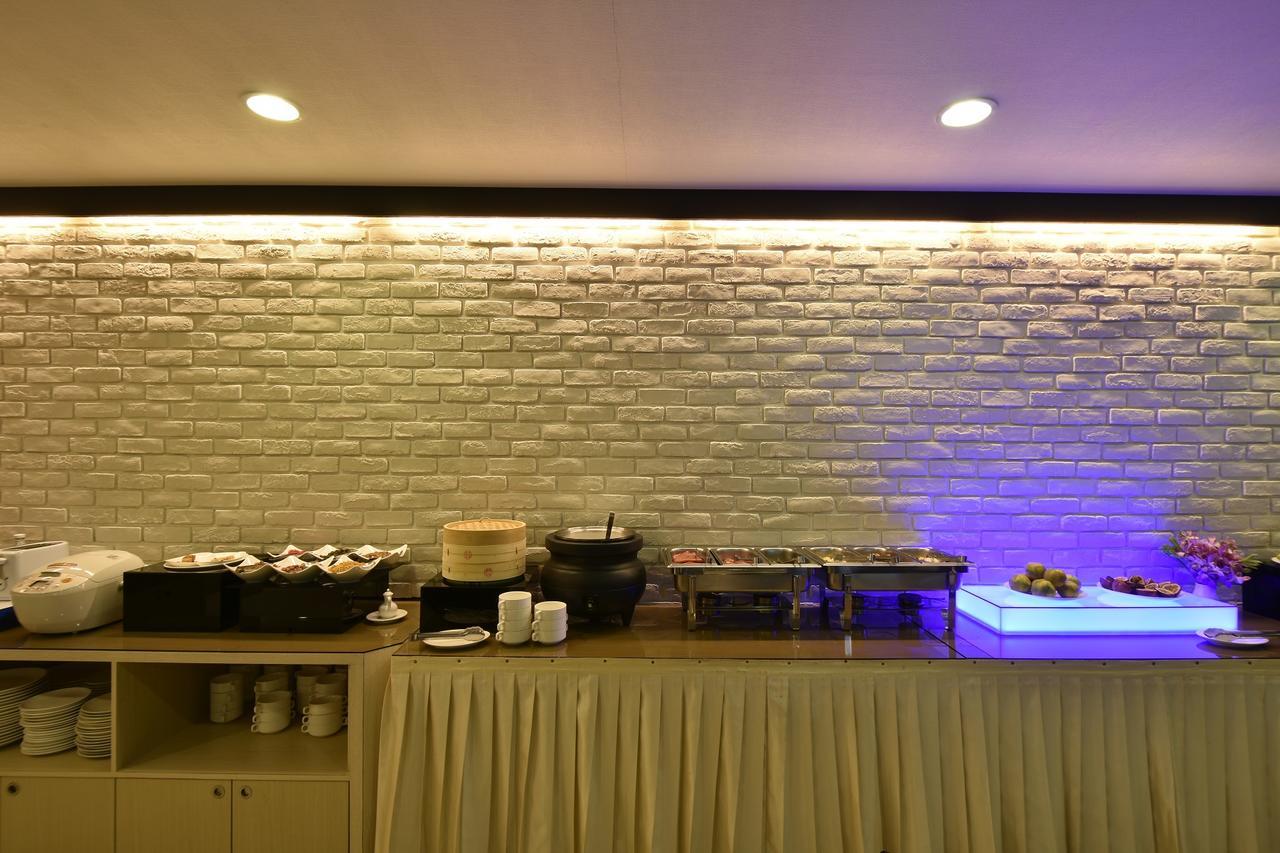 A Casa Hotel Taoyuan Buitenkant foto