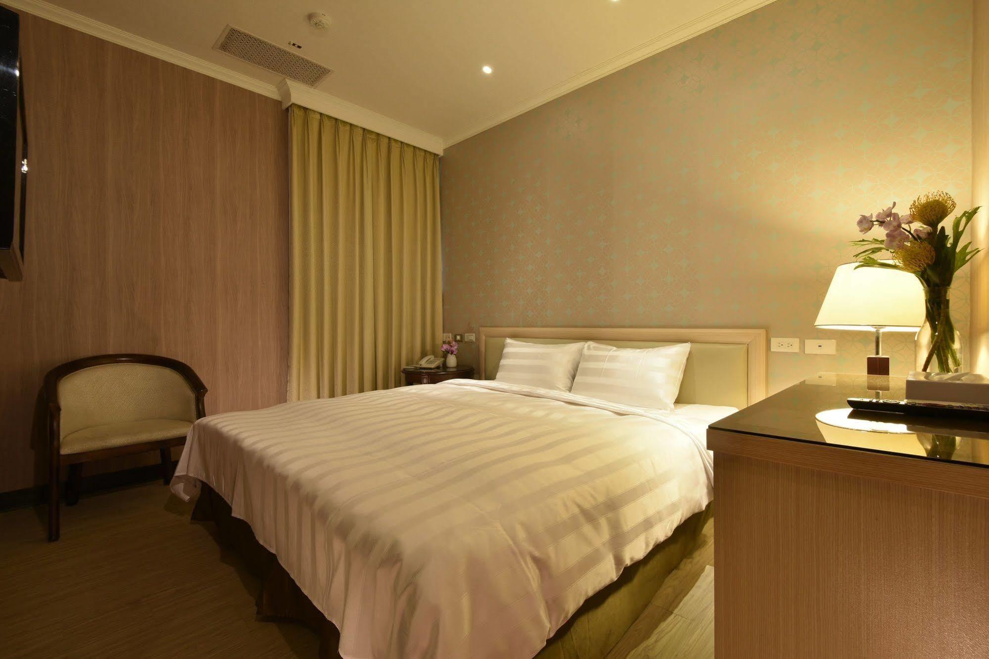 A Casa Hotel Taoyuan Buitenkant foto